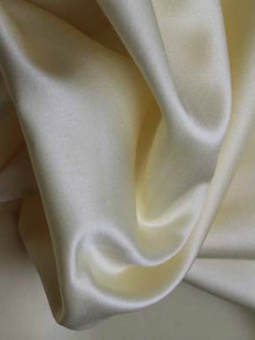 Hellgoldener Polyester-Duchess-Satin - P42