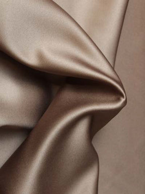 Mittelbrauner Polyester-Duchess-Satin - P42