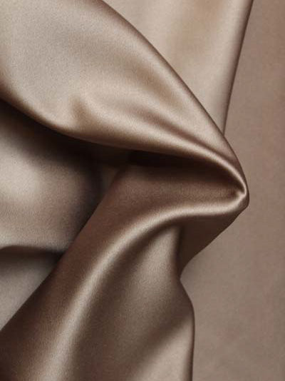 Mittelbrauner Polyester-Duchess-Satin - P42