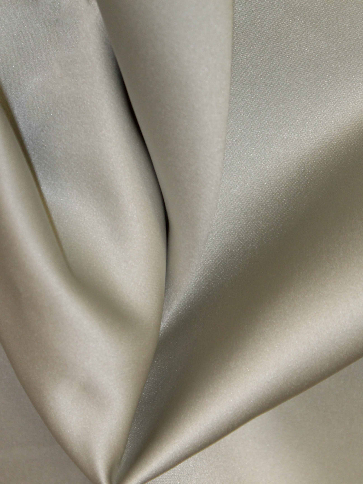 Hellgrüner Polyester-Duchess-Satin - P42