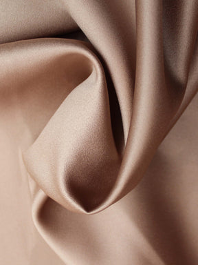 Taupefarbener Polyester-Duchesse-Satin - P42