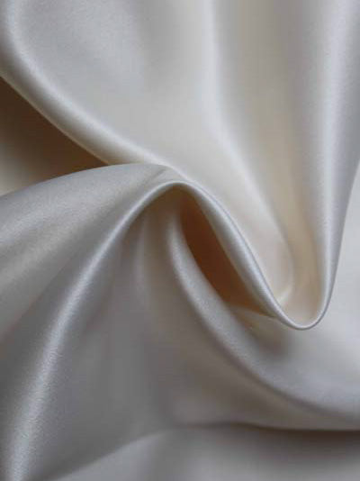 Champagnerfarbener, leichter Duchess-Satin aus Polyester - P44