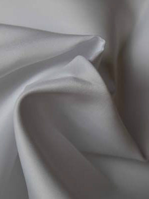 Weißer, leichter Duchess-Satin aus Polyester - P44
