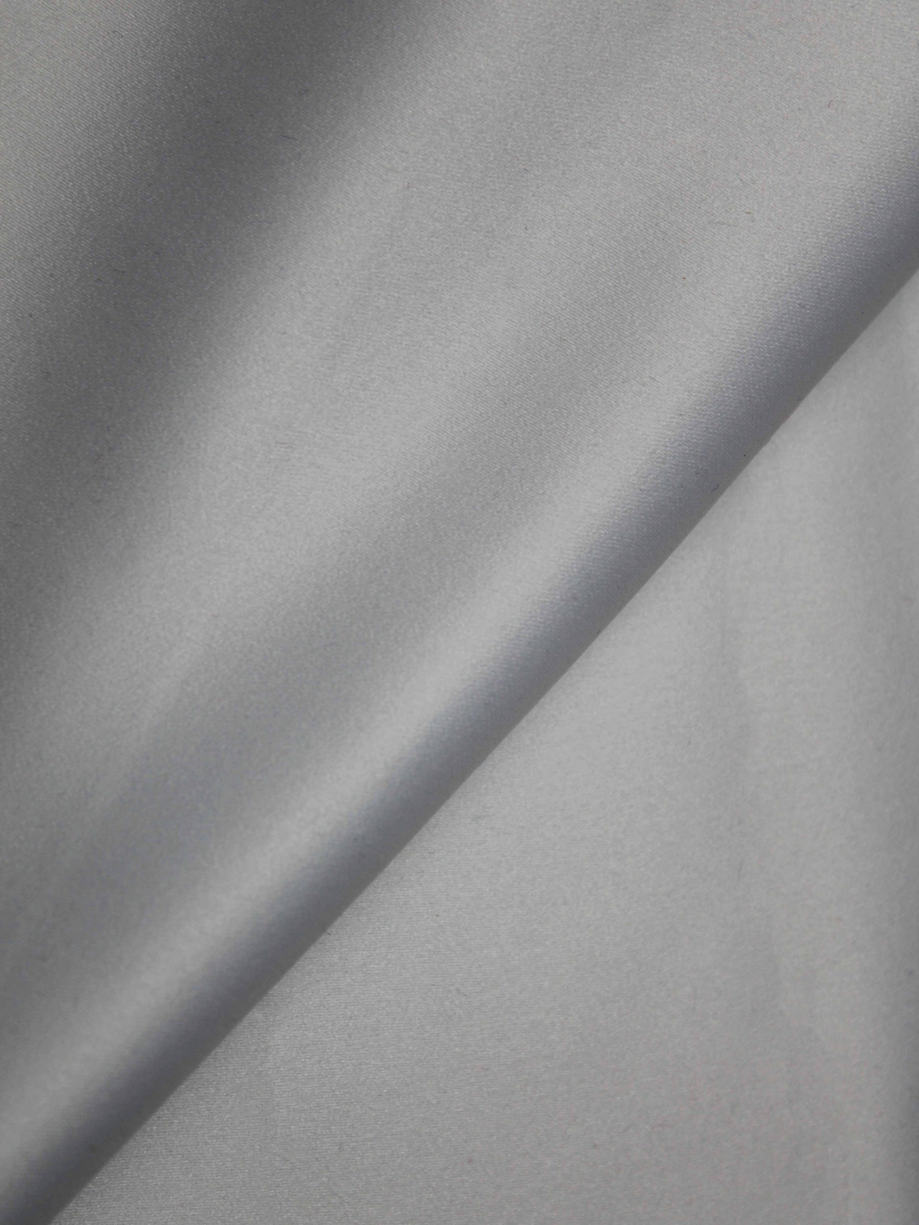 Weißer Supreme Duchess Satin - P47