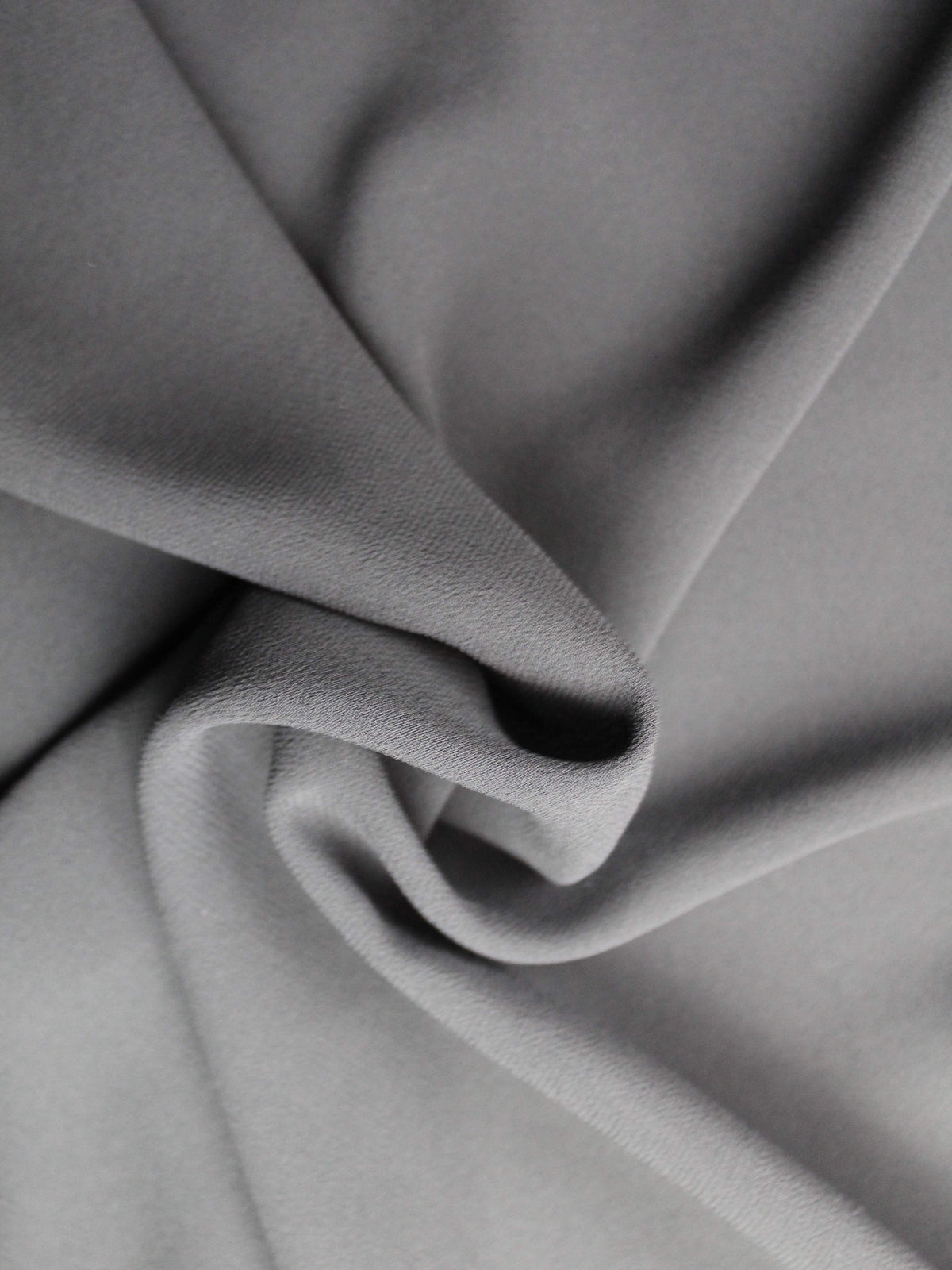 Schwarzer Polyester-Georgette - Silhouette