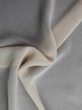 Schwarzer Polyester-Georgette - Silhouette