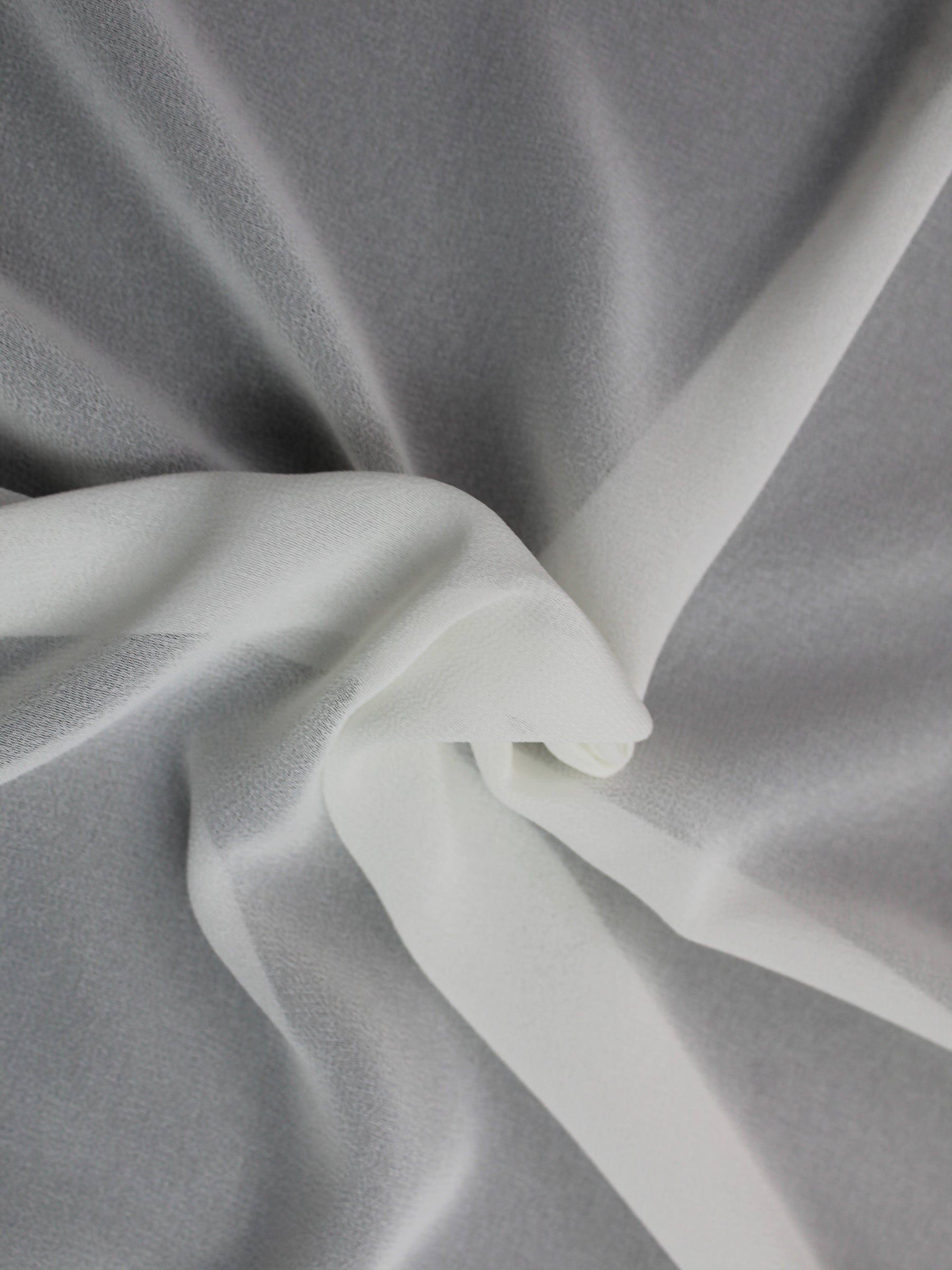 Schwarzer Polyester-Georgette - P48