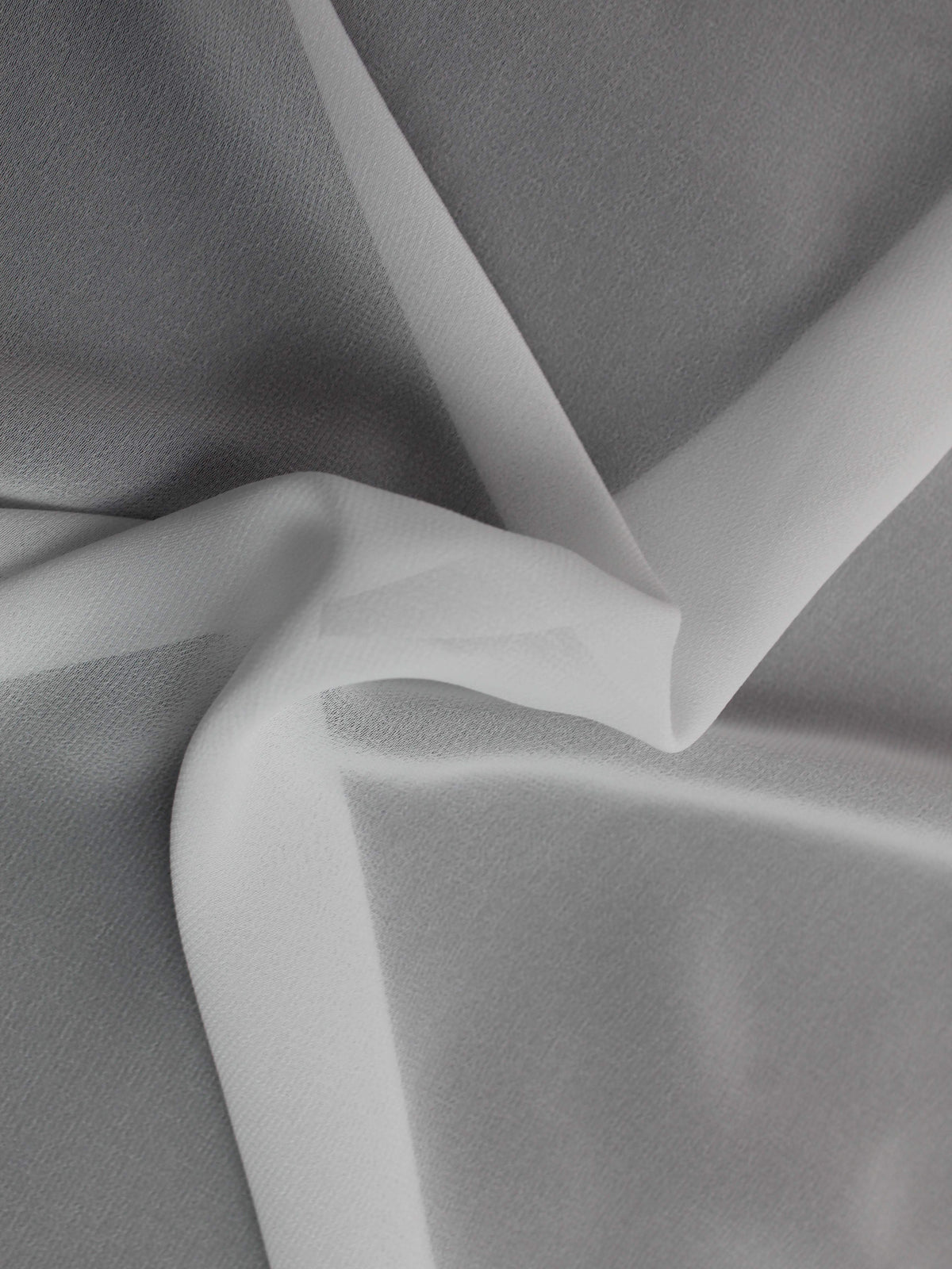 Schwarzer Polyester-Georgette - Silhouette