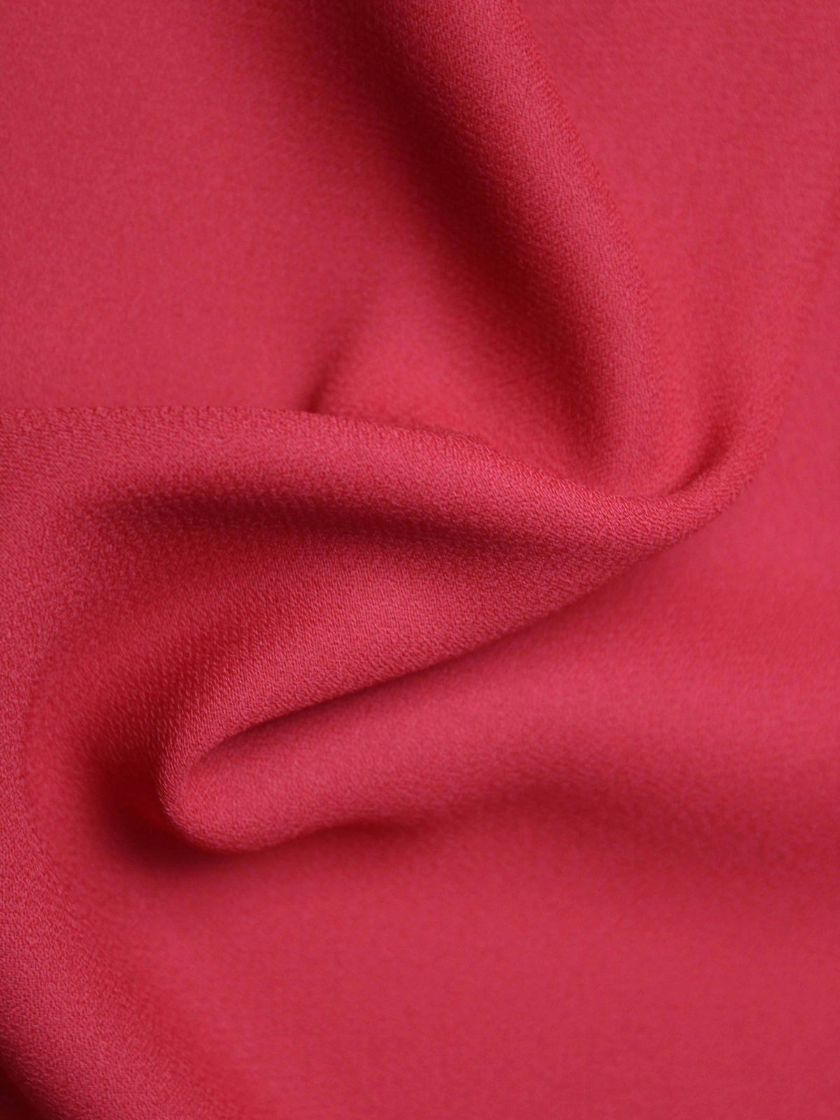 Roter mittelschwerer Poly-Krepp - P59