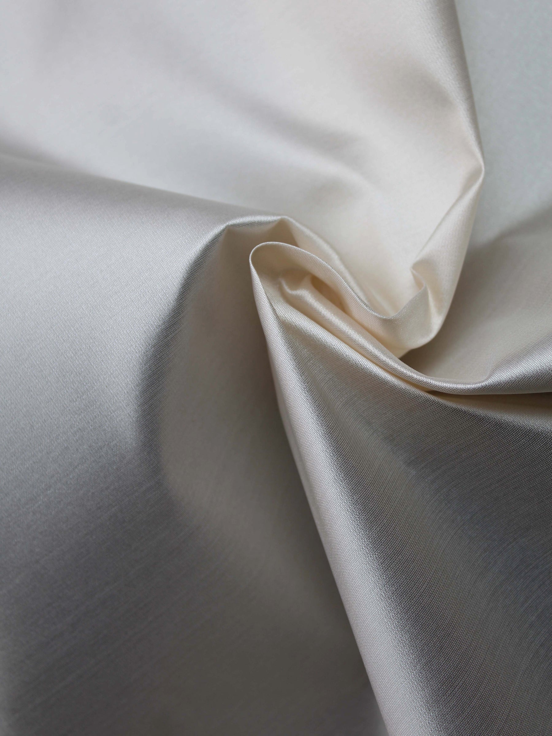 Champagnerseidenmischung Organza-Taft - P607