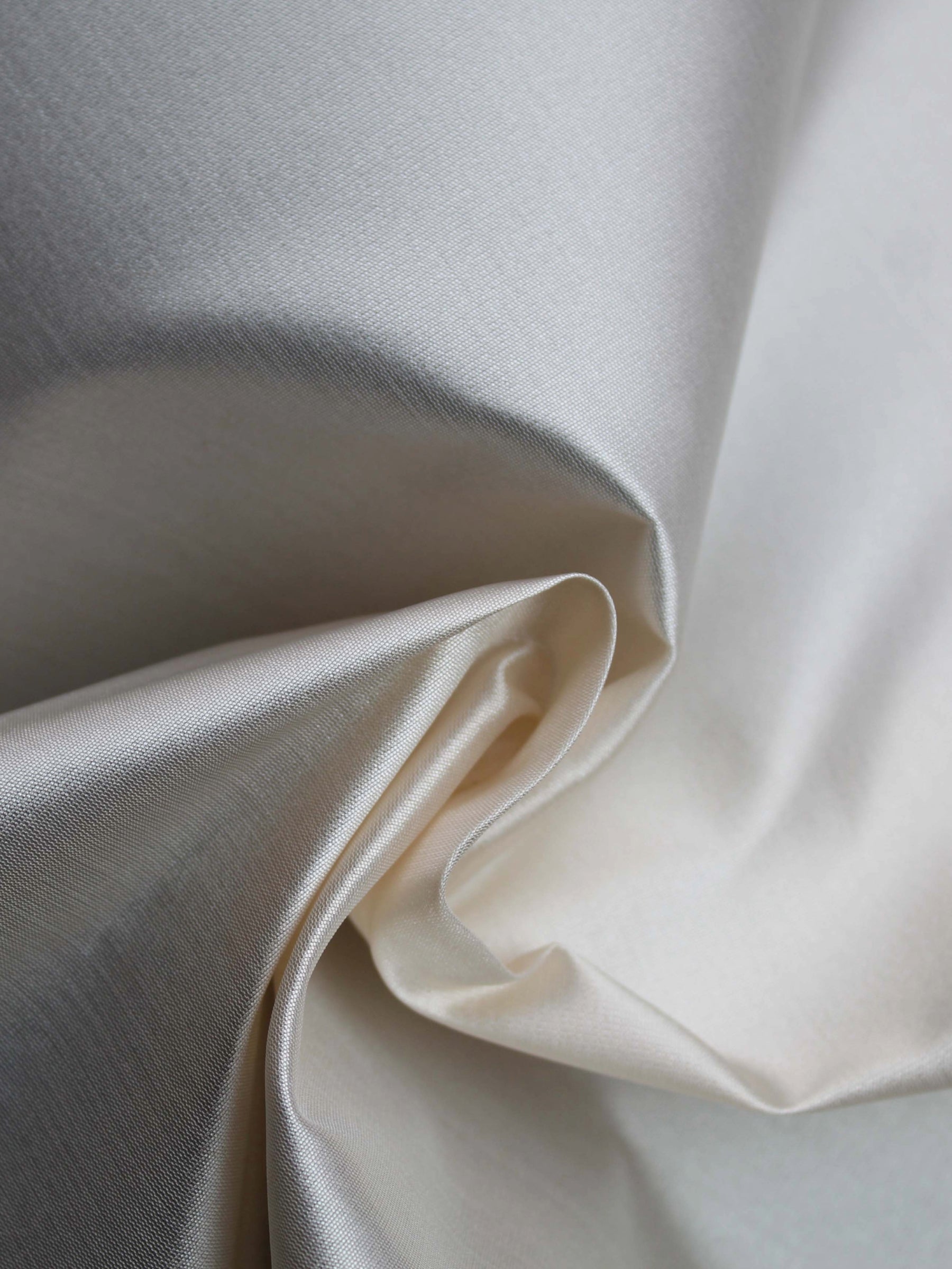 Champagnerseidenmischung Organza-Taft - P607
