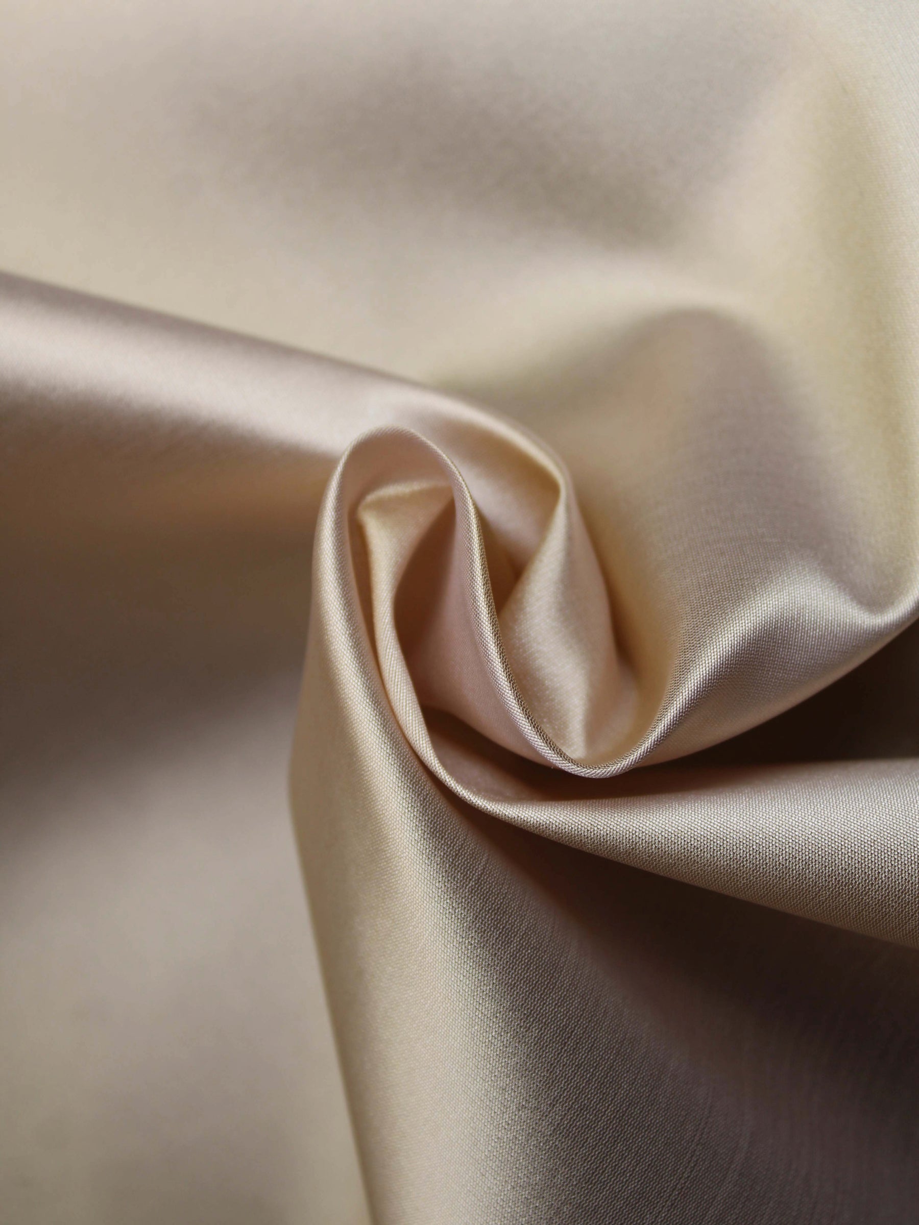 Champagner/Gold Seidenmischung Organza Taft - P607