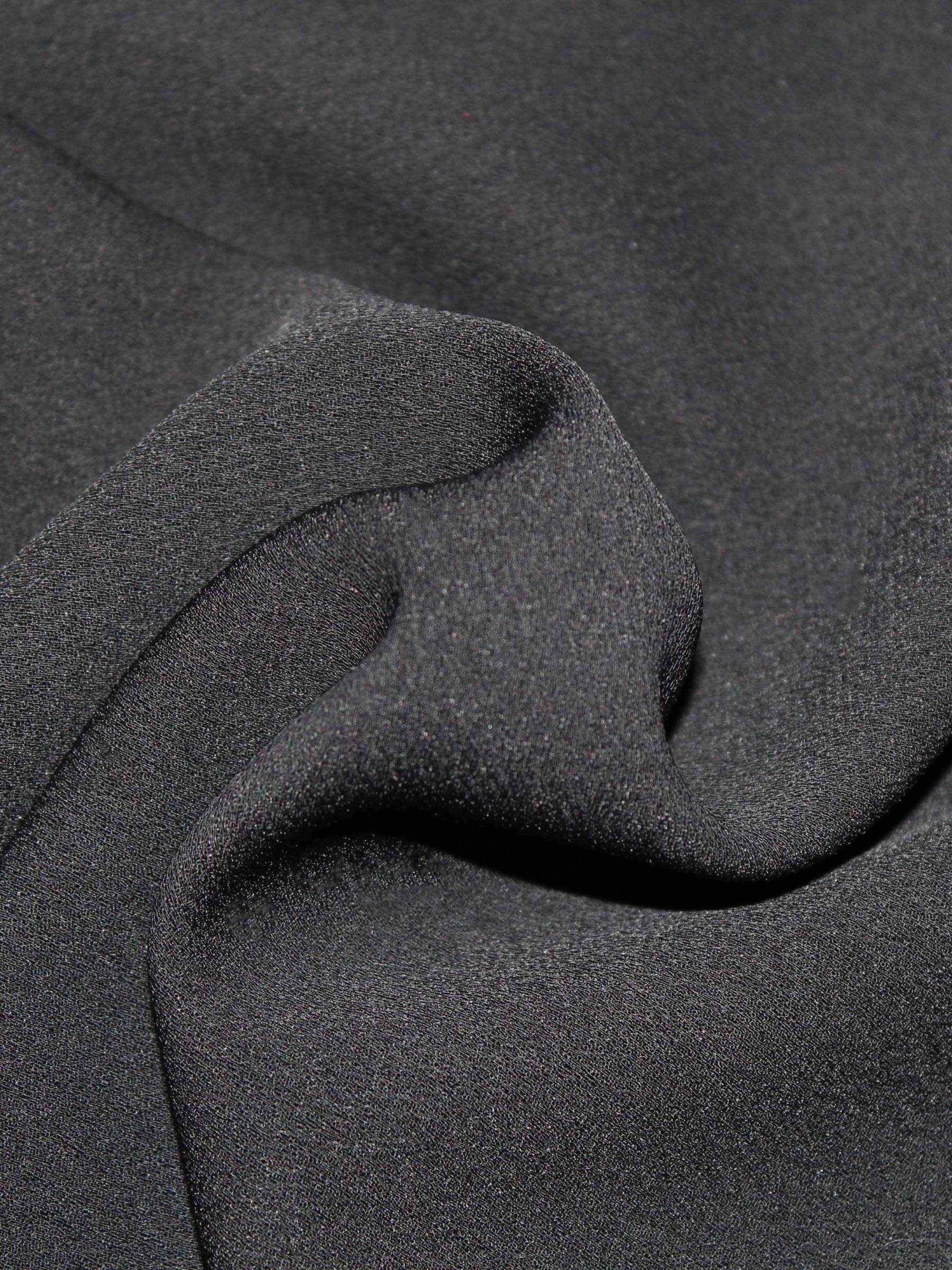 Schwarze Poly-Georgette - P62