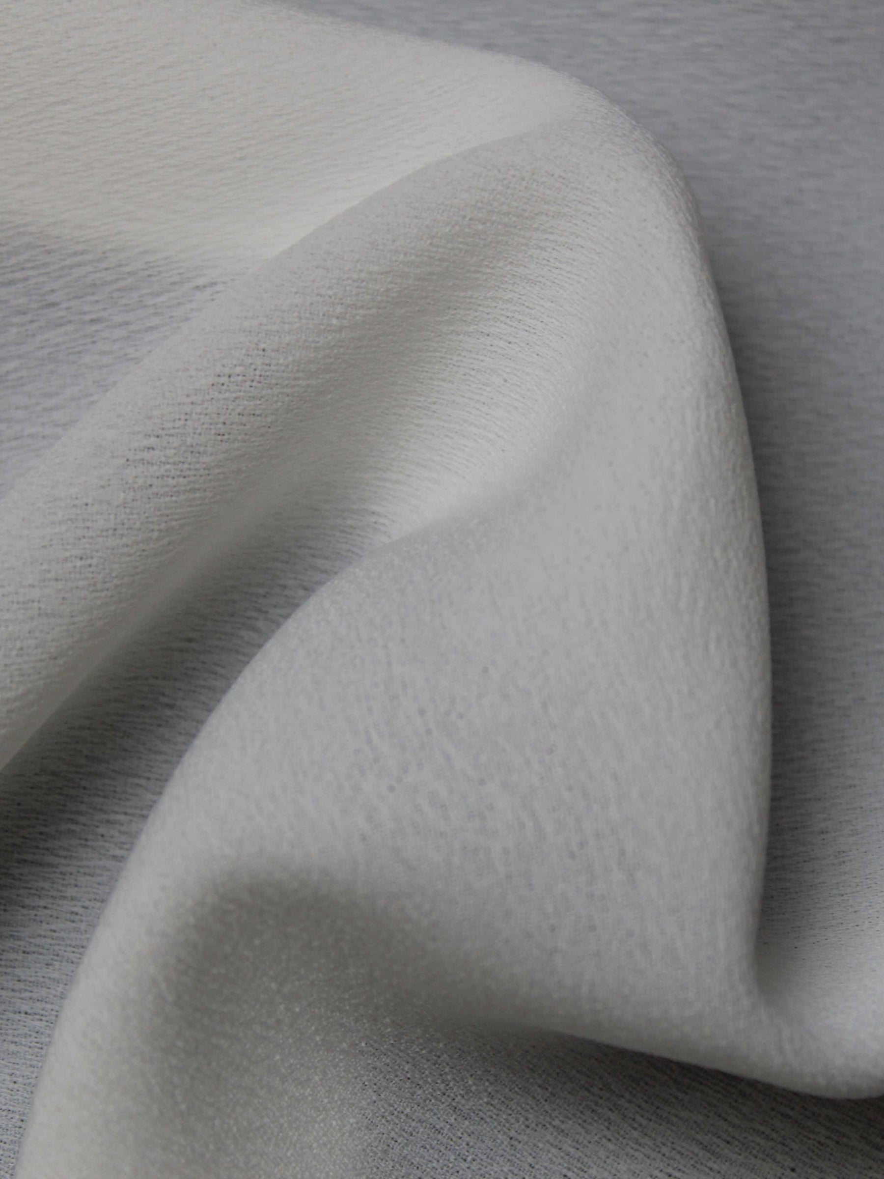 Elfenbeinfarbene Poly-Georgette - P62