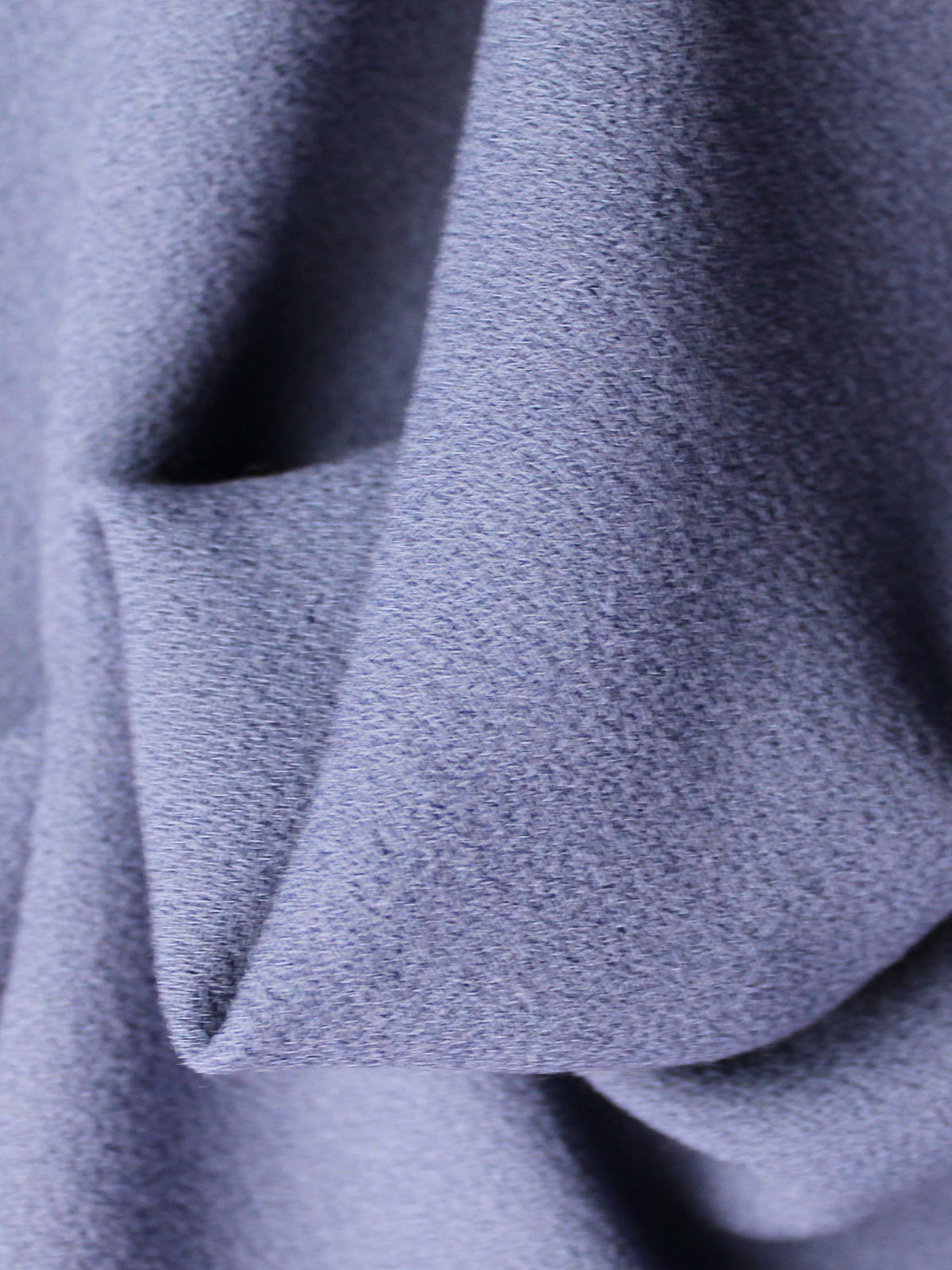 Traubenfarbener italienischer Woll-Crêpe - P640