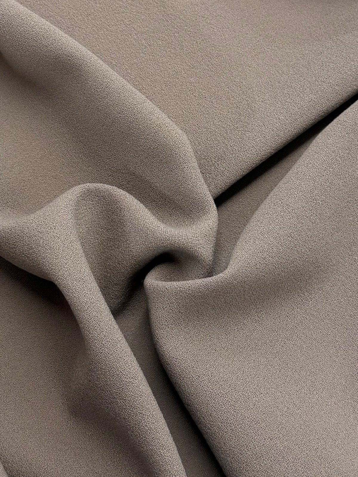 Nerzcrepe aus italienischer Wolle – P640