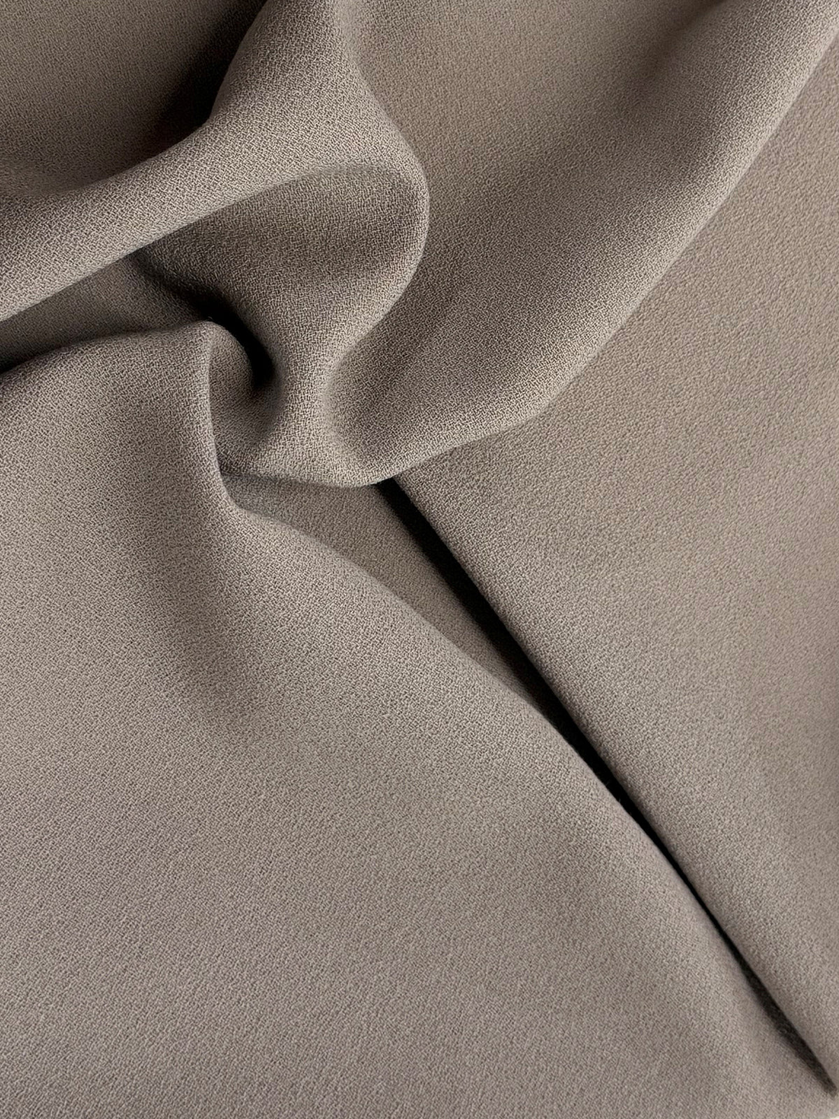 Nerzcrepe aus italienischer Wolle – P640