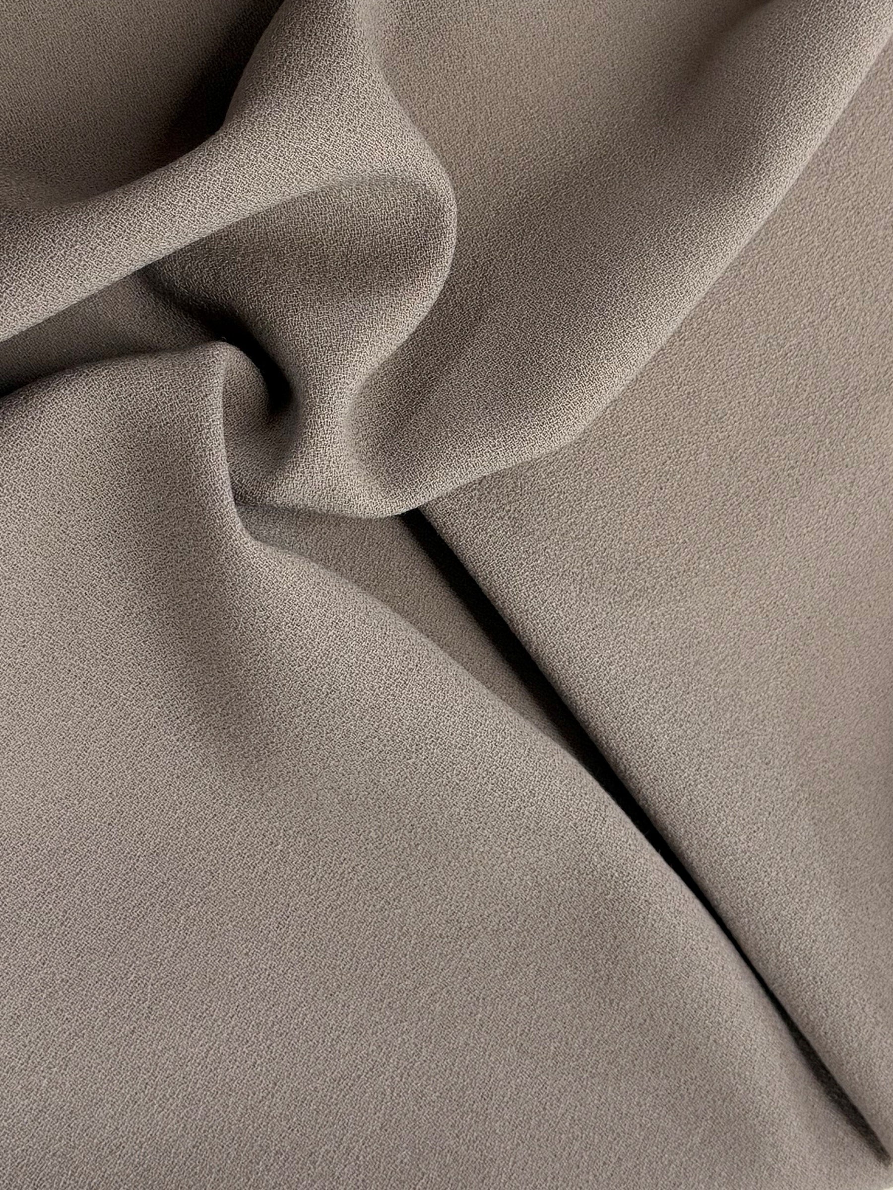 Nerzcrepe aus italienischer Wolle – P640