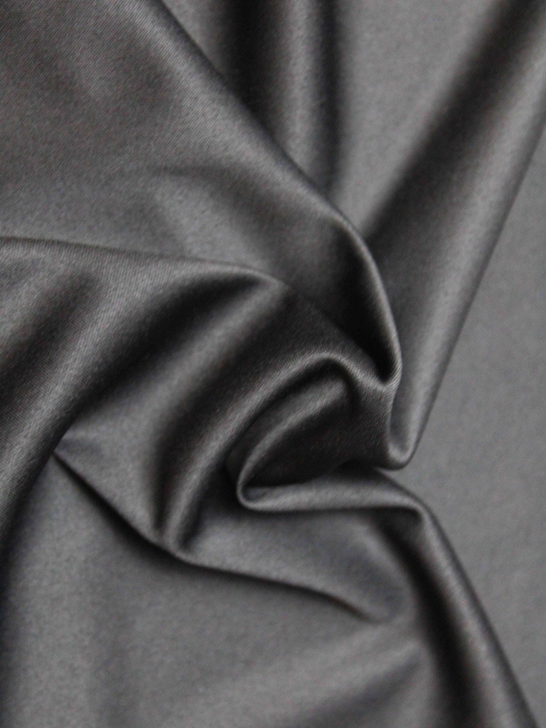 Schwarzer Strickpullover - P65