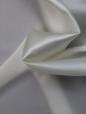 Blasser Elfenbein Seiden-Lycra-Satin – P747