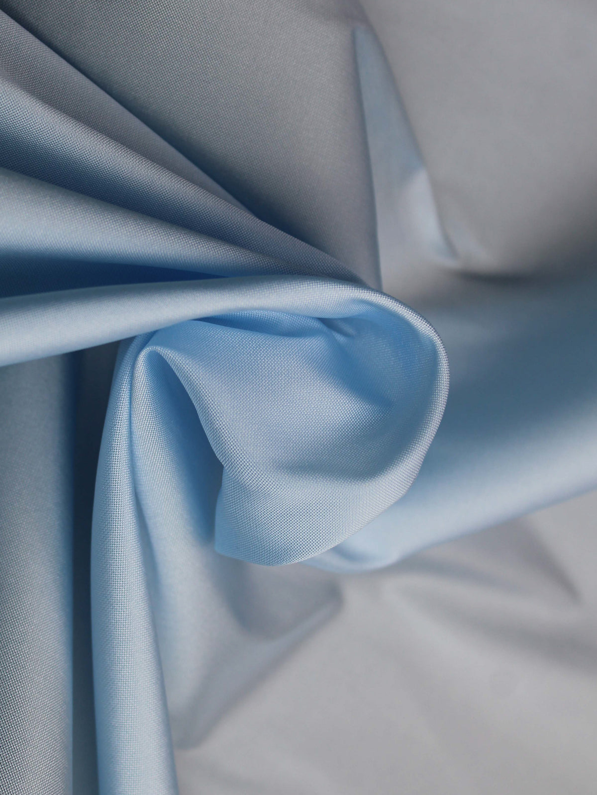 Eisblaues Polyester-Taft - P75