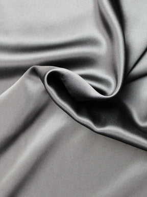 Schwarzer Seidensatin - P761