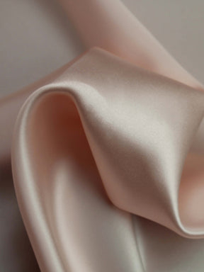 Zartrosa Seidensatin - P761