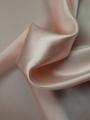 Zartrosa Seidensatin - P761