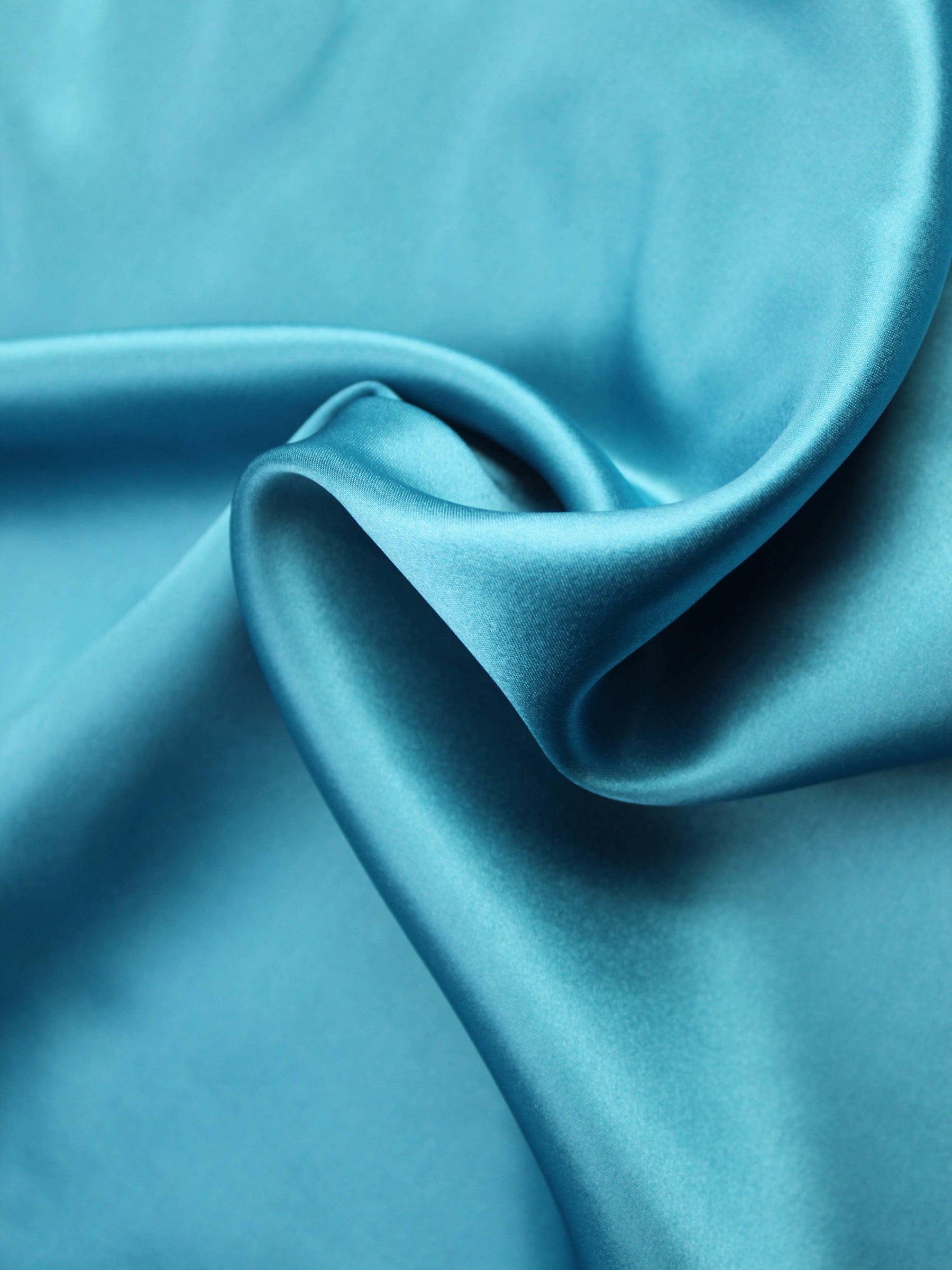 Türkisblauer Seidensatin - P761