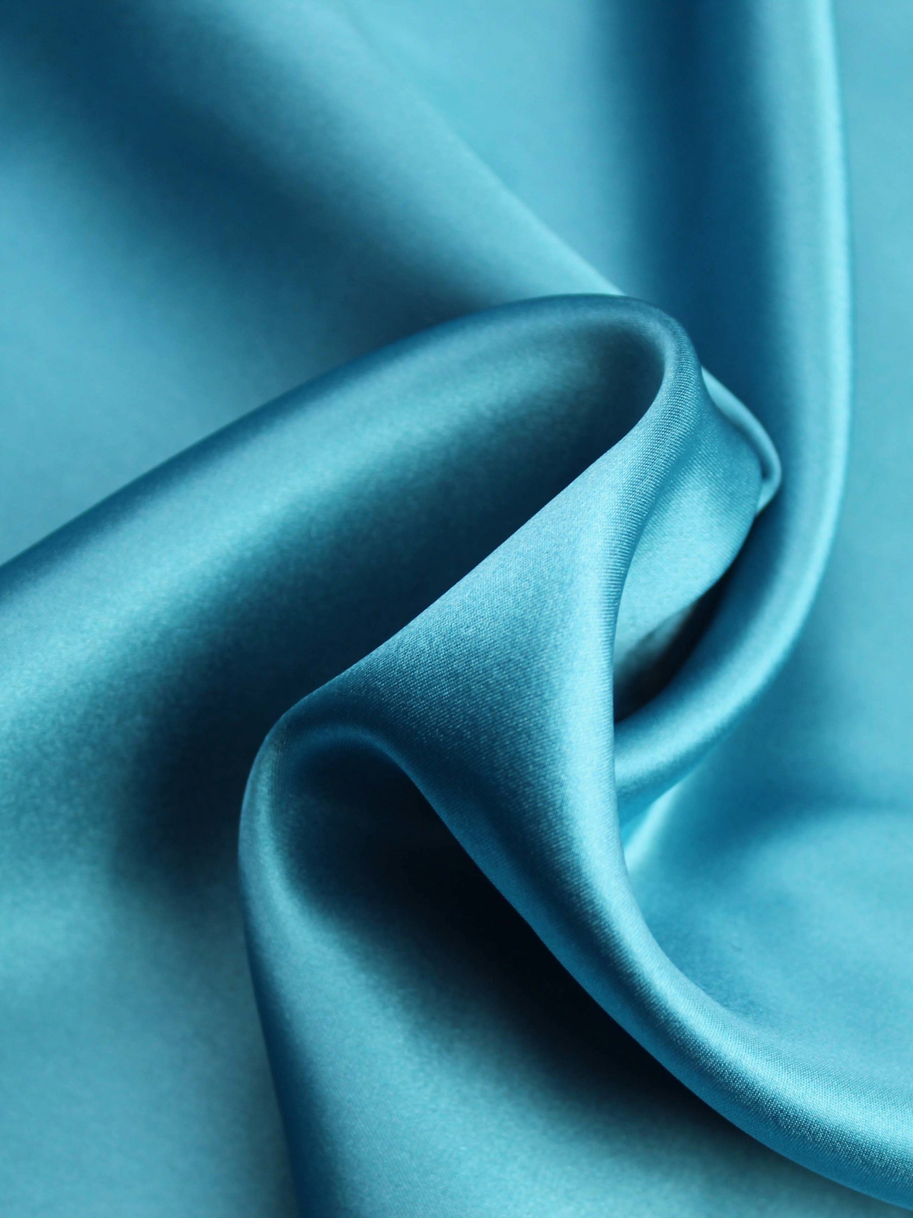 Türkisblauer Seidensatin - P761