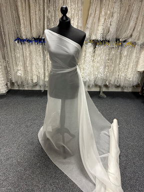 Hellelfenbeinfarbener Seidenorganza - P769