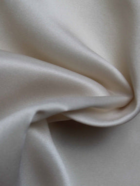 Champagnerfarbener Polyester-Softsatin - Trust (P77)