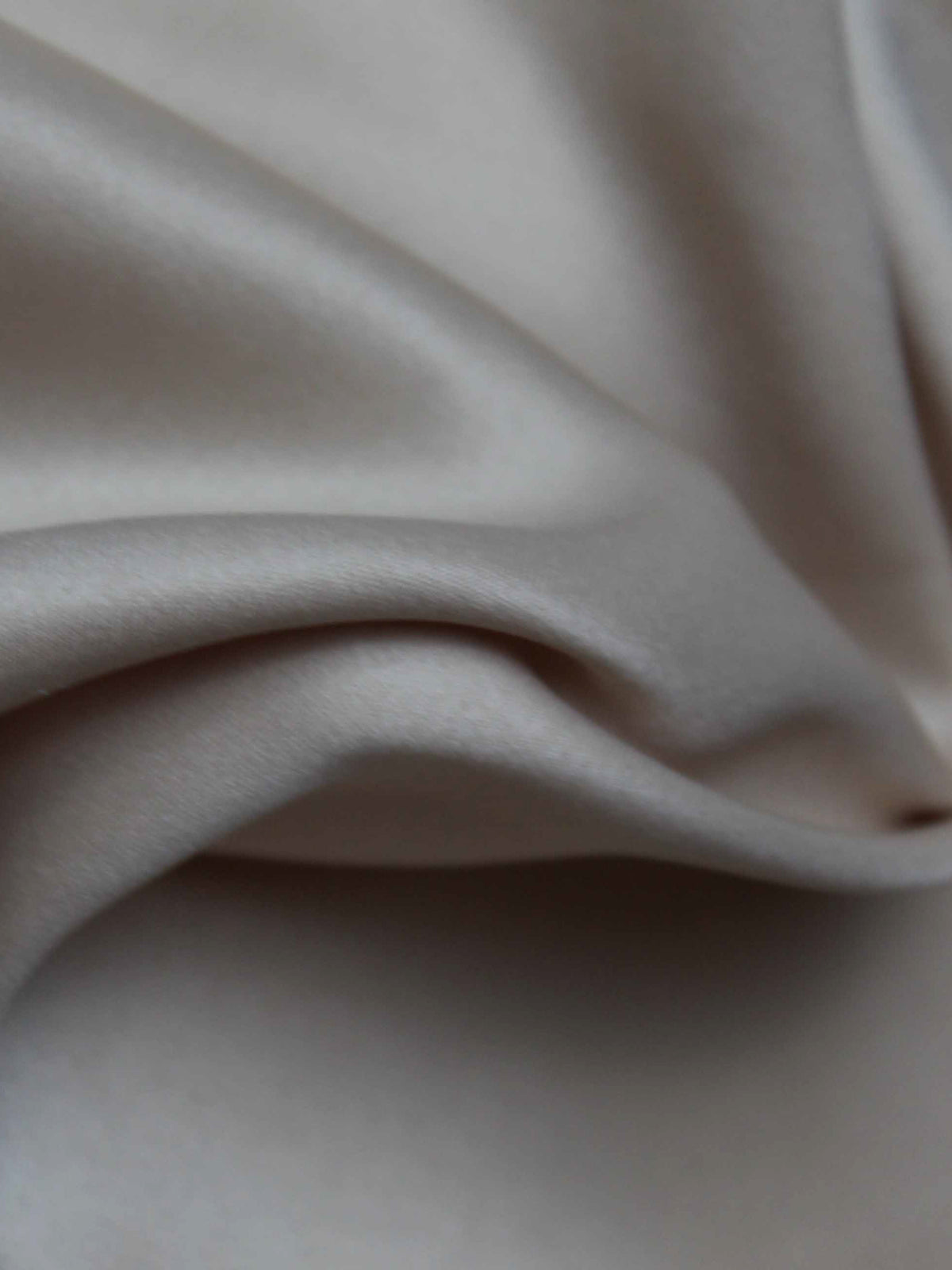 Kaffeebrauner Polyester-Softsatin - Trust (P77)