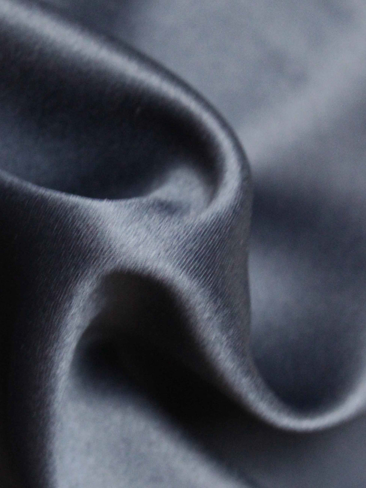 Marineblauer Polyester-Softsatin - Trust (P77)