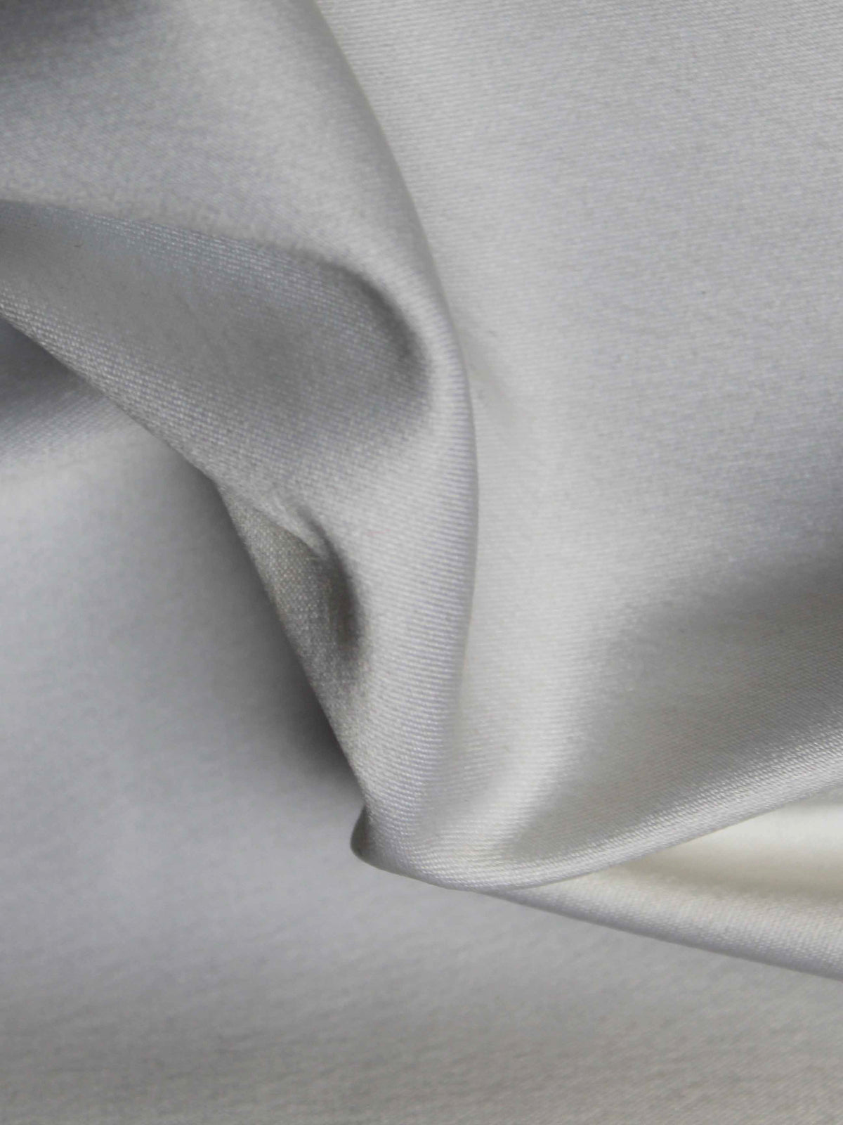 Weißer Polyester-Lycra-Duchess-Satin - P83