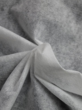 Weißes, aufbügelbares Vlies - P977