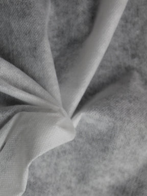 Weißes, aufbügelbares Vlies - P977