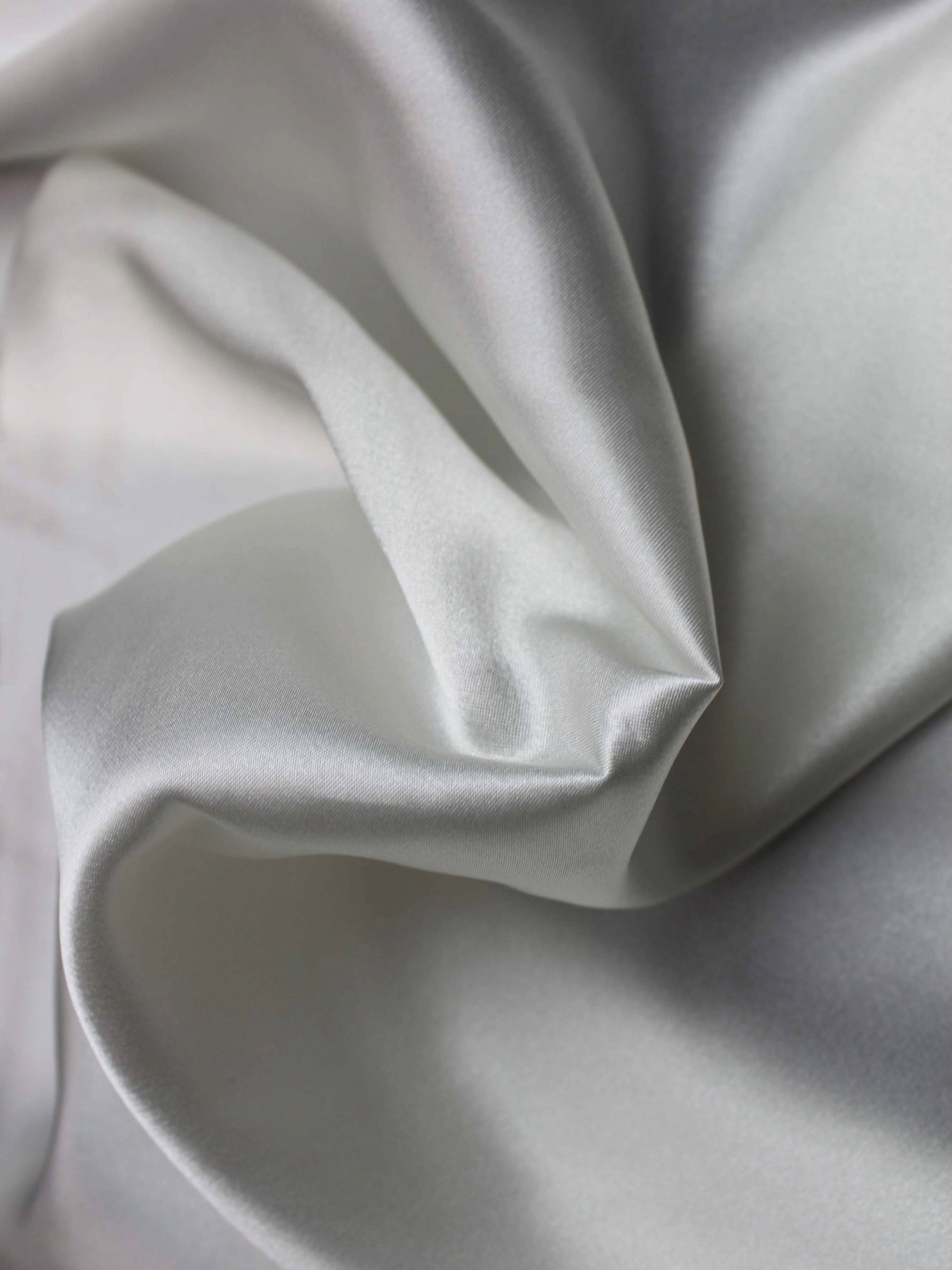 Hellelfenbeinfarbener Polyestersatin - PB1005