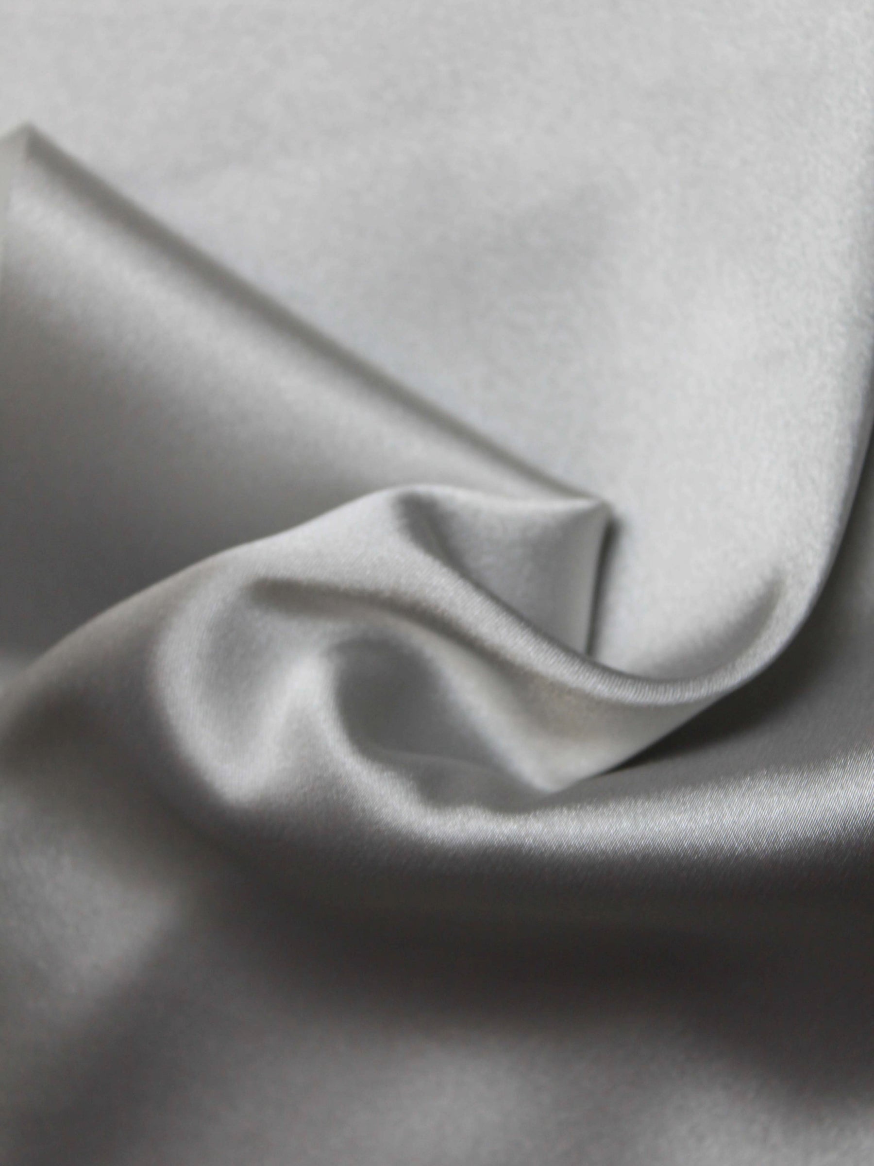 Silberner Stretch-Satin - PB1006