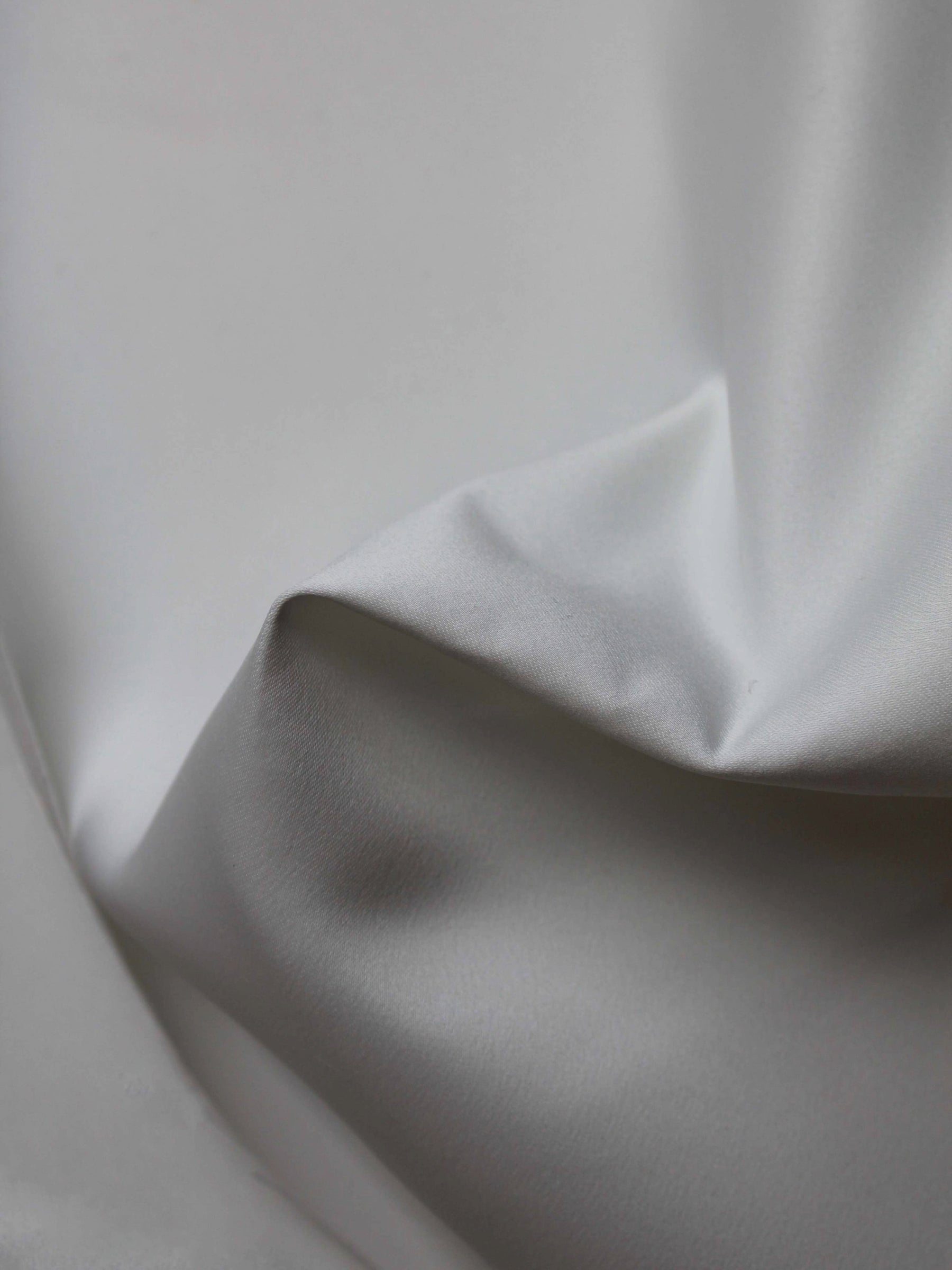Blasser Elfenbein Eco-Duchesse-Satin - PB1010