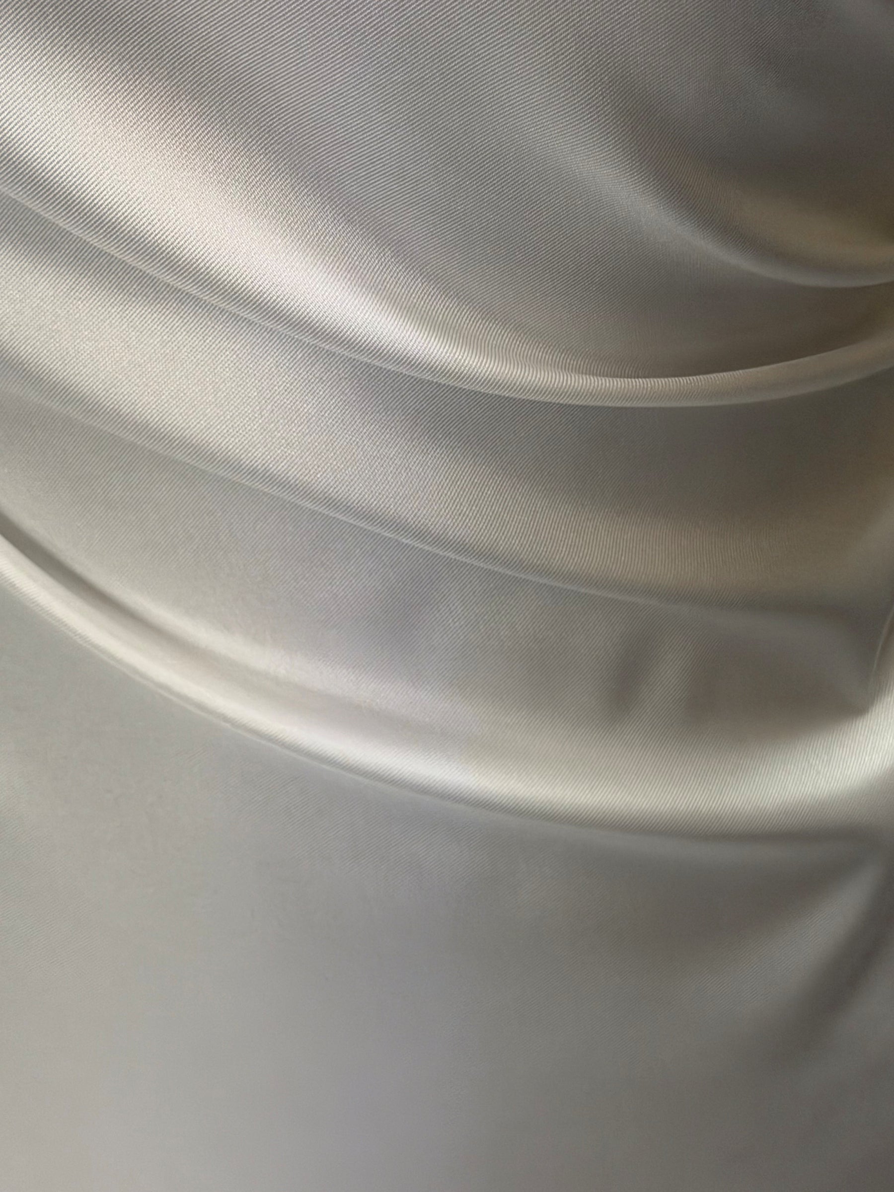 Blass elfenbeinfarbener Polyester-Soft-Mikado – PH4001