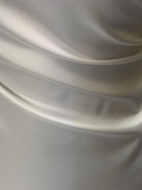 Blass elfenbeinfarbener Polyester-Soft-Mikado – PH4001