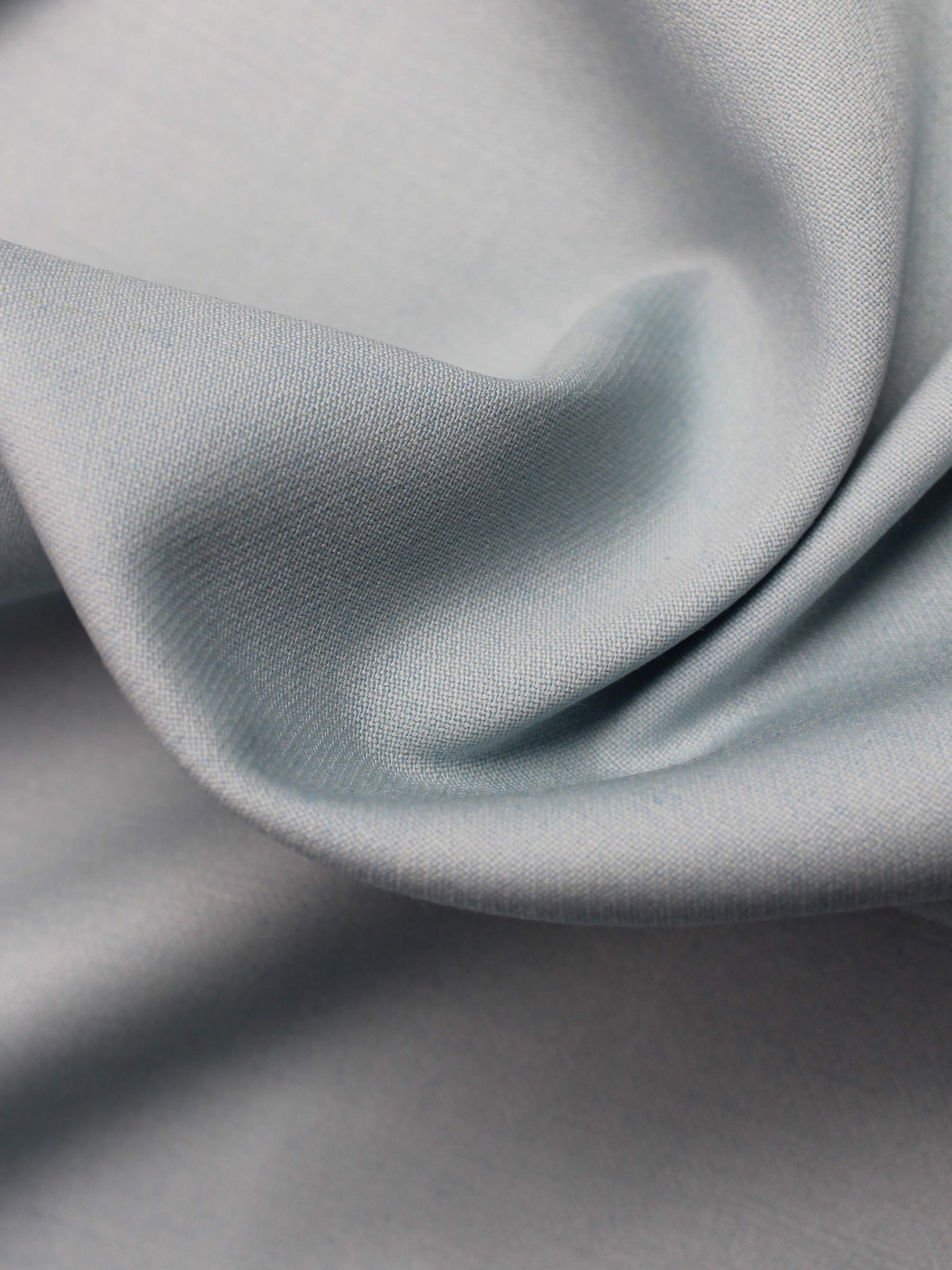 Enteneiblauer Stretch-Krepp aus italienischer Wolle – PH4002
