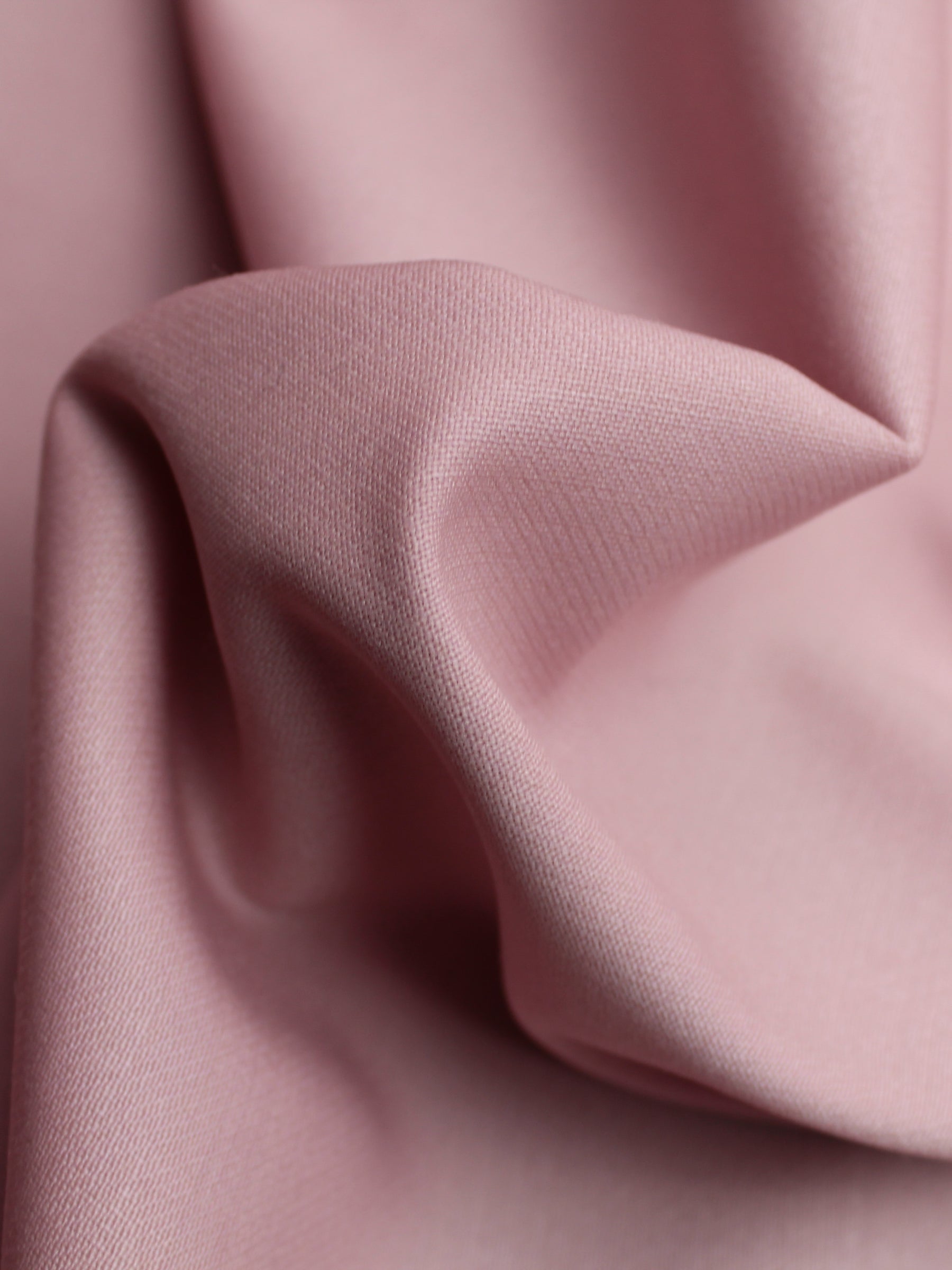Heller Roséfarbener italienischer Wollkrepp - P640