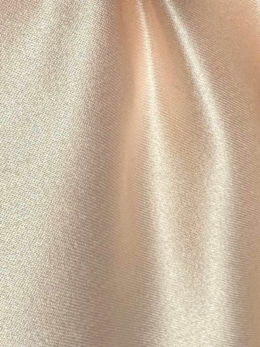 Pfirsichfarbener Polyester-Satin – Kanada