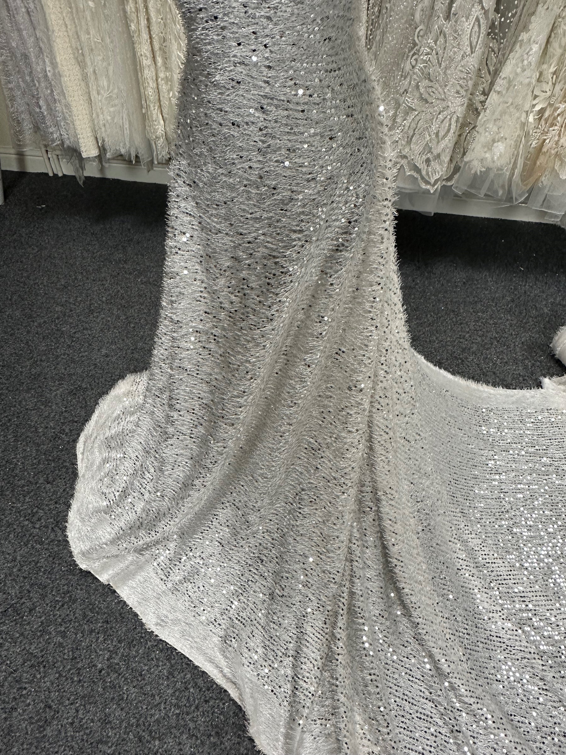 Silberner Glamour-Stoff – Ravine