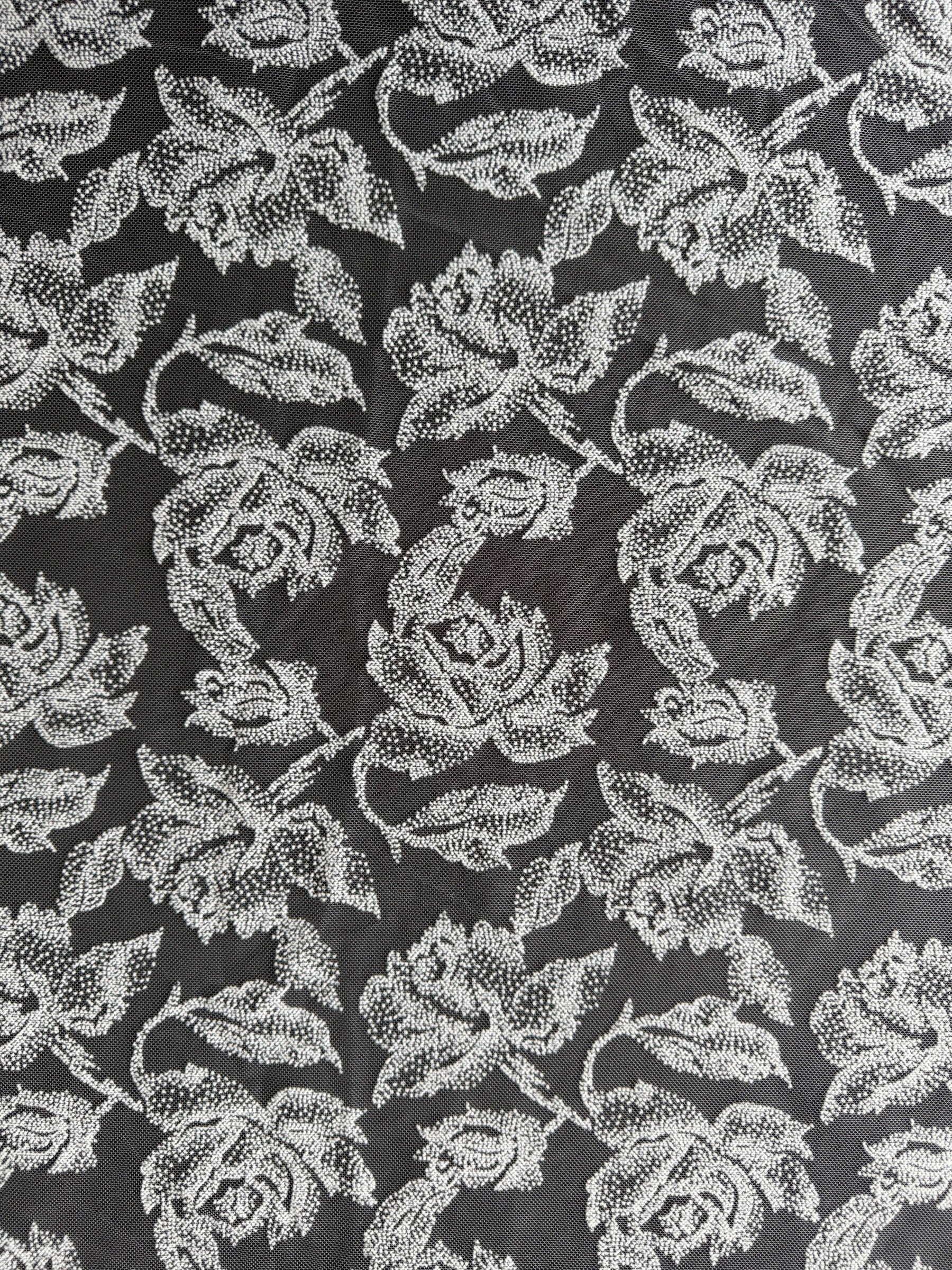 Elfenbeinfarbene französische Flockspitze mit Blumenmuster – Rebel