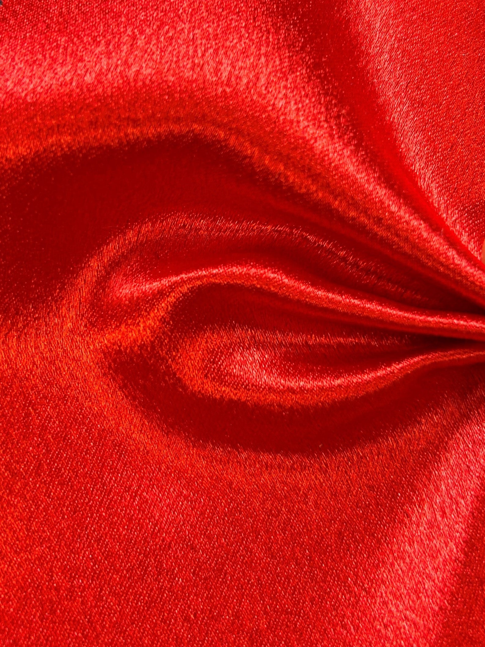 Roter Polyester-Krepp-Rückensatin – Desire