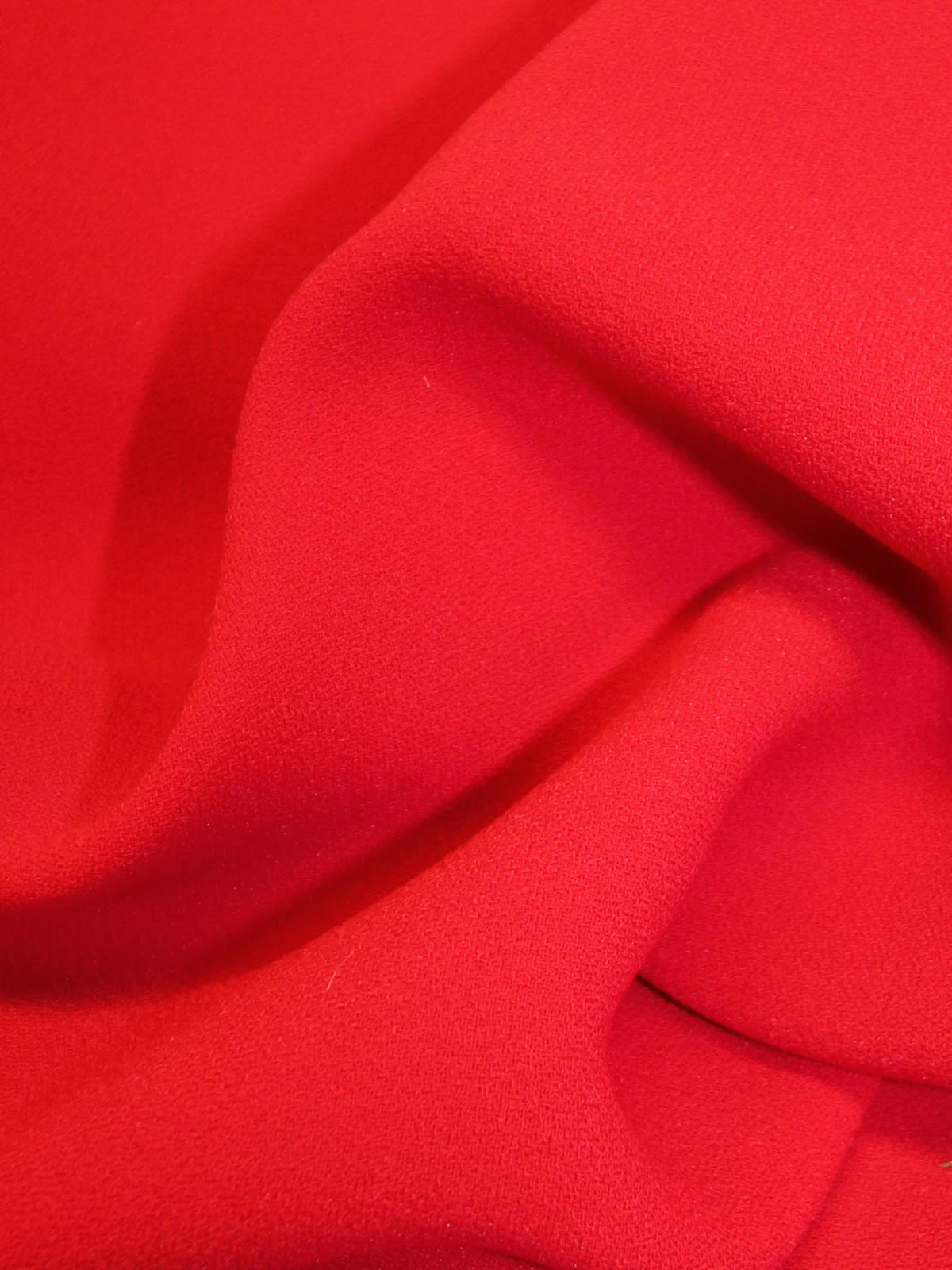 Roter Polyesterkrepp – Kuriosität