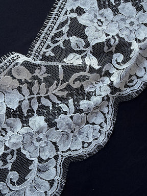 Blass Elfenbeinfarbene Chantilly-Spitze - Rizawana
